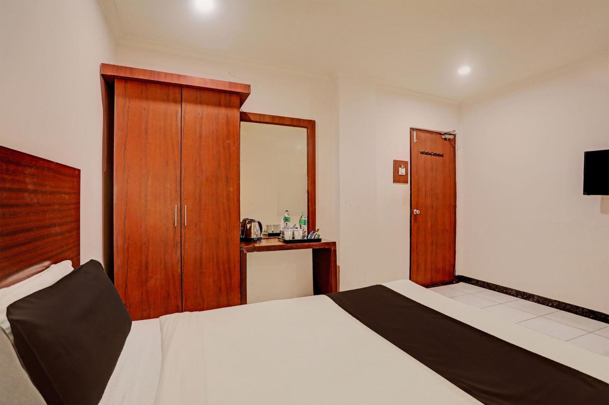Hotel Airport Land New Delhi Exterior foto