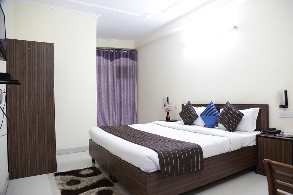 Hotel Airport Land New Delhi Exterior foto